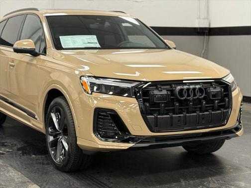 2025 Audi Q7 55 Premium Plus