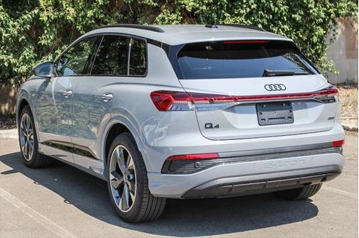 2025 Audi Q4 e-tron Premium Plus 55 quattro