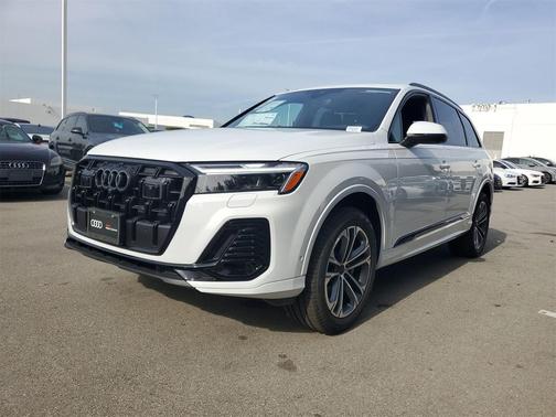 2026 Audi Q7 45 Premium Plus