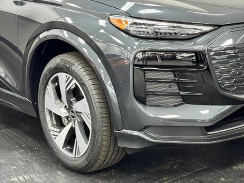 2025 Audi Q6 e-tron Premium Plus quattro
