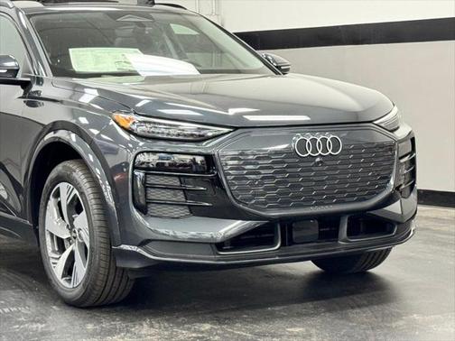 2025 Audi Q6 e-tron Premium Plus quattro