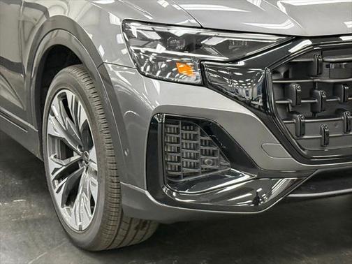 2025 Audi Q8 55 Premium Plus