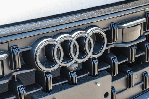 2025 Audi Q8 55 Premium Plus