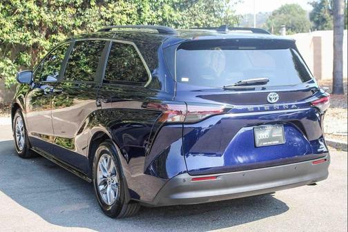2023 Toyota Sienna XLE
