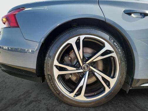 2022 Audi e-tron GT Prestige