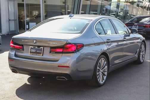 2022 BMW 530e Base
