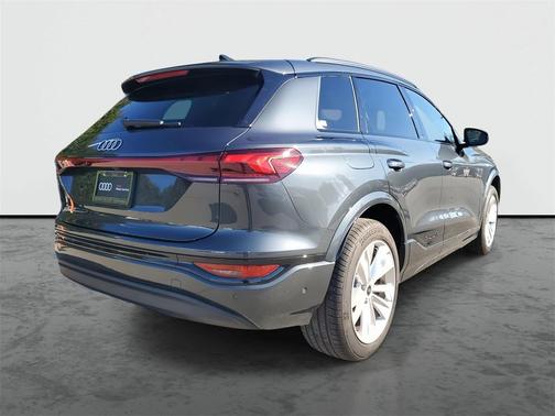 2025 Audi Q6 e-tron Premium