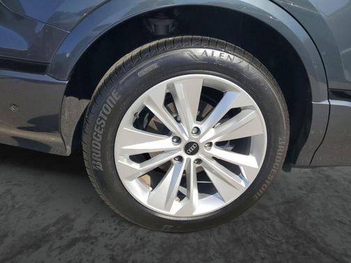 2025 Audi Q6 e-tron Premium