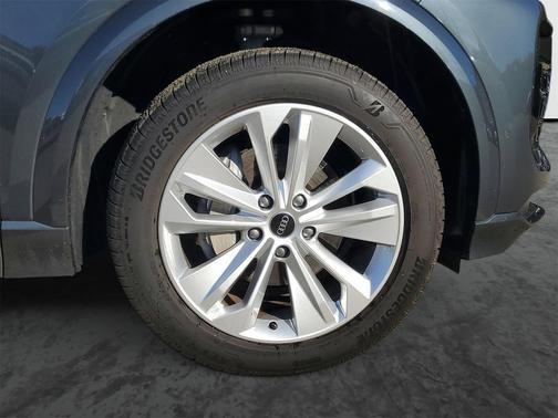 2025 Audi Q6 e-tron Premium