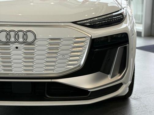 2025 Audi SQ6 e-tron Premium Plus quattro