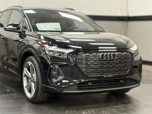 2025 Audi Q4 e-tron Premium Plus 55 quattro
