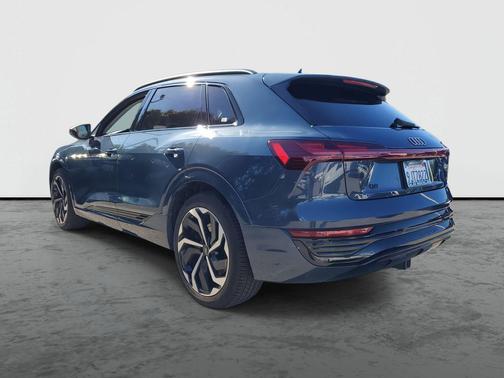 2024 Audi Q8 e-tron Premium Plus