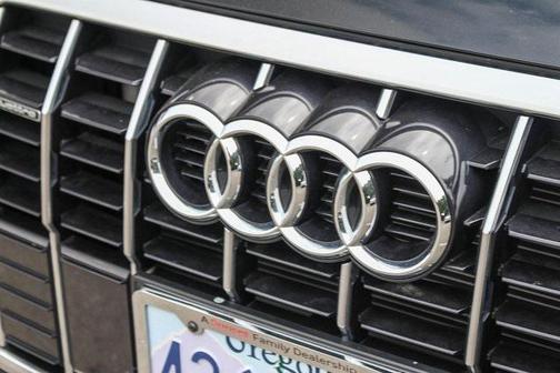 2022 Audi Q3 45 S line Premium