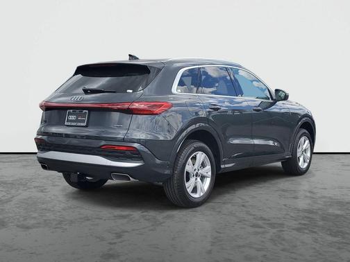 Tambora Gray Metallic 2026 Audi Q5 Premium TFSI quattro S tronic