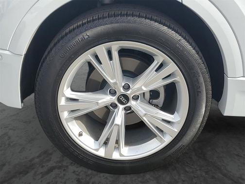 2023 Audi Q8 55 Premium Plus