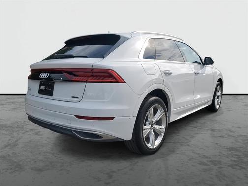 2023 Audi Q8 55 Premium Plus