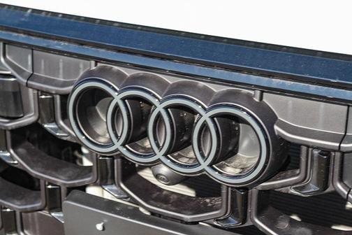 2025 Audi Q8 55 Premium Plus