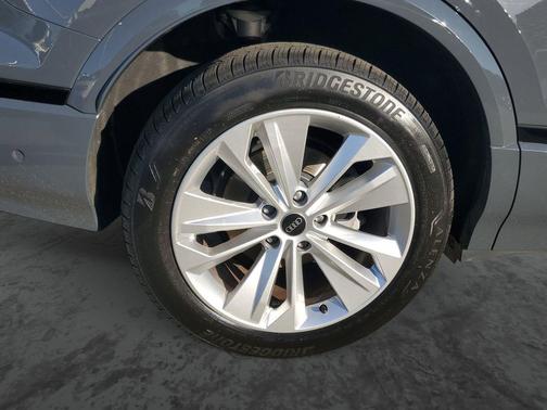 2025 Audi Q6 e-tron Premium