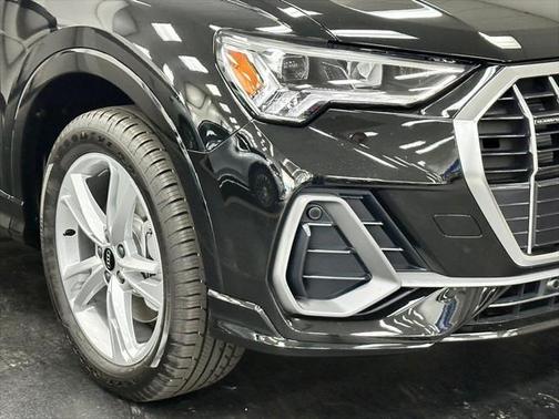 2024 Audi Q3 45 S line Premium Plus