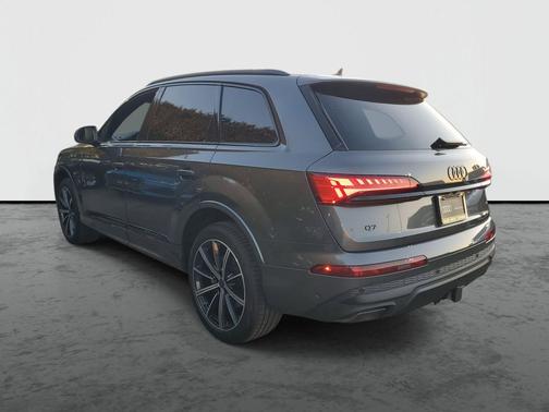 2026 Audi Q7 45 Premium Plus