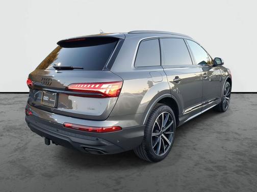 2026 Audi Q7 45 Premium Plus