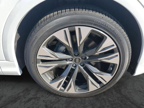 2026 Audi Q8 55 Premium Plus