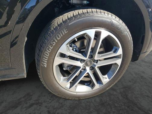 2025 Audi Q5 Premium TFSI quattro S tronic