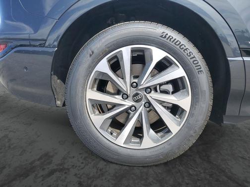 2025 Audi Q6 e-tron Premium Plus quattro