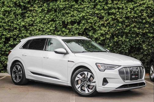 2022 Audi e-tron Premium
