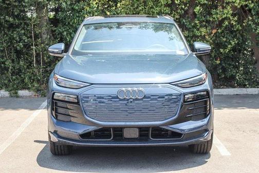 2025 Audi Q6 e-tron Premium Plus quattro