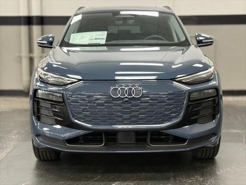 2025 Audi Q6 e-tron Premium Plus quattro