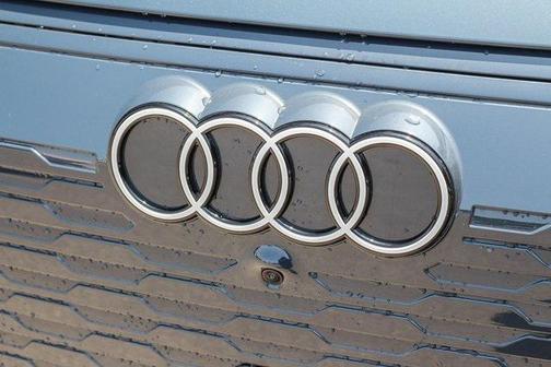 2025 Audi Q6 e-tron Premium Plus quattro
