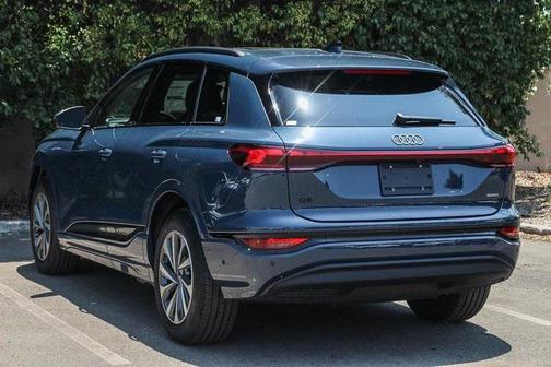 2025 Audi Q6 e-tron Premium Plus quattro