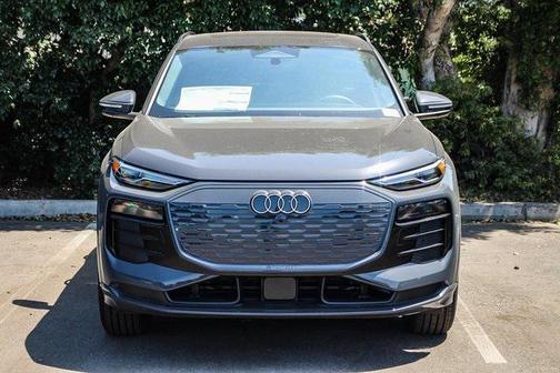 2025 Audi Q6 e-tron Premium quattro