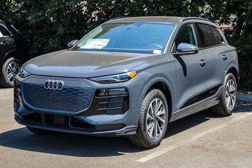 2025 Audi Q6 e-tron Premium quattro
