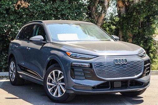 2025 Audi Q6 e-tron Premium quattro