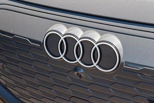 2025 Audi Q6 e-tron Premium quattro