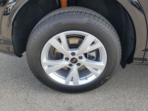 2025 Audi Q5 Premium TFSI quattro S tronic