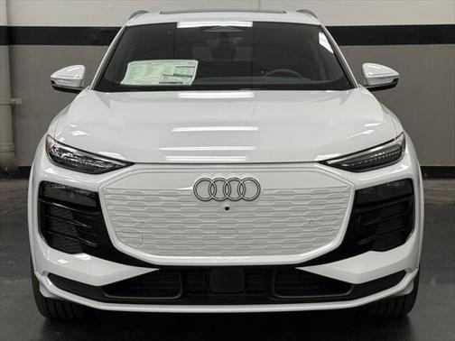 2025 Audi Q6 e-tron Premium Plus quattro