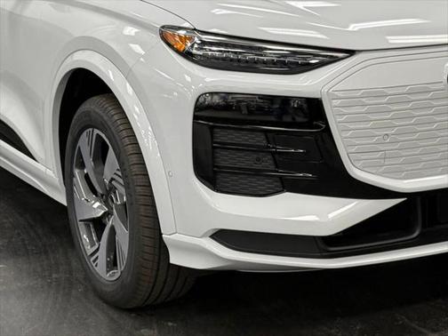 2025 Audi Q6 e-tron Premium Plus quattro