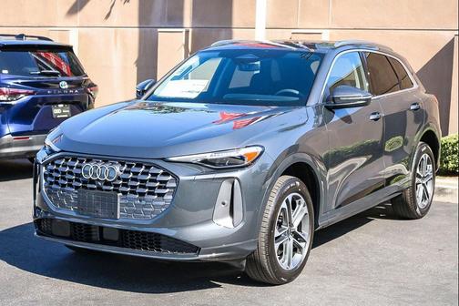 2025 Audi Q5 Premium Plus TFSI quattro S tronic