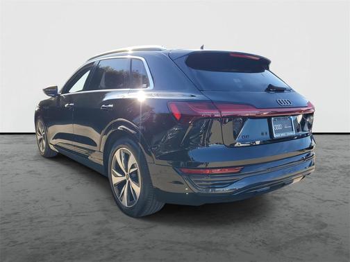 2024 Audi Q8 e-tron Premium Plus