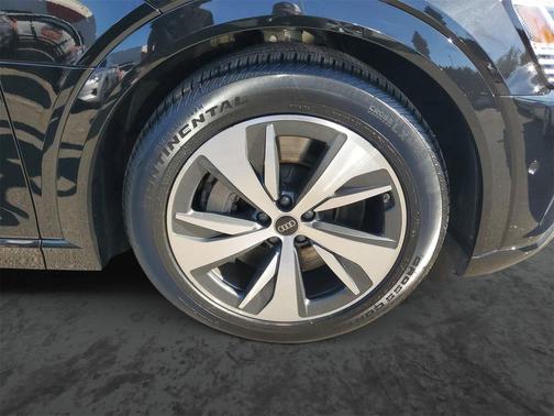 2024 Audi Q8 e-tron Premium Plus