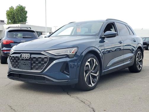 2024 Audi Q8 e-tron Premium Plus