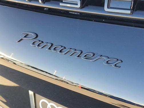2023 Porsche Panamera Platinum Edition