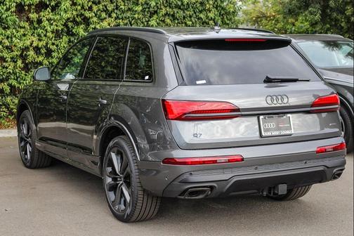 2025 Audi Q7 55 Premium Plus