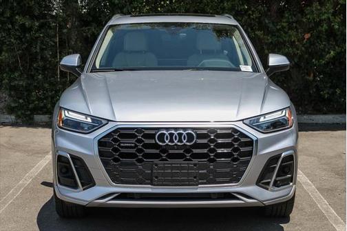 2023 Audi Q5 45 S line Premium Plus