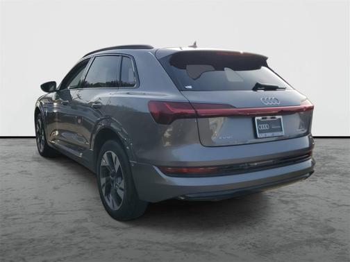 2022 Audi e-tron Premium
