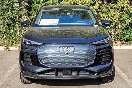 2025 Audi Q6 e-tron Premium quattro