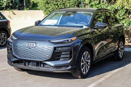 2025 Audi Q6 e-tron Premium quattro